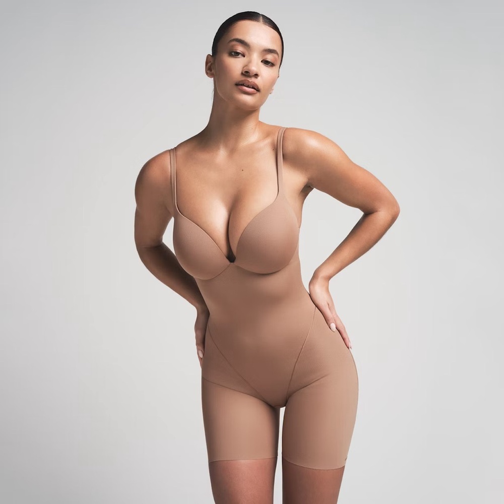 Skims PUSH-UP BUTT ENHANCING PADDED MID THIGH BODYSUIT